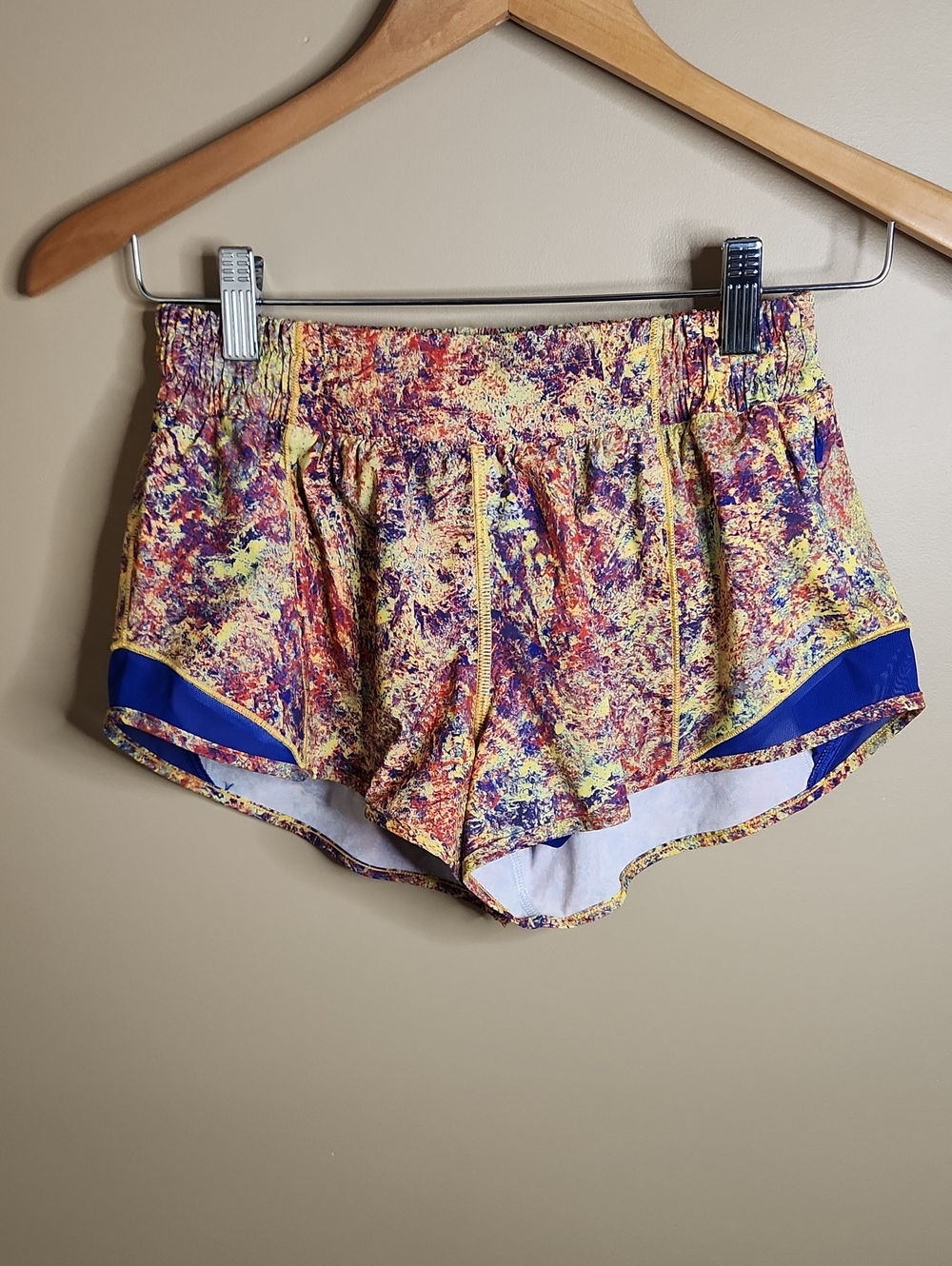 lululemon hotty hot shorts in seawheeze. Size 6.